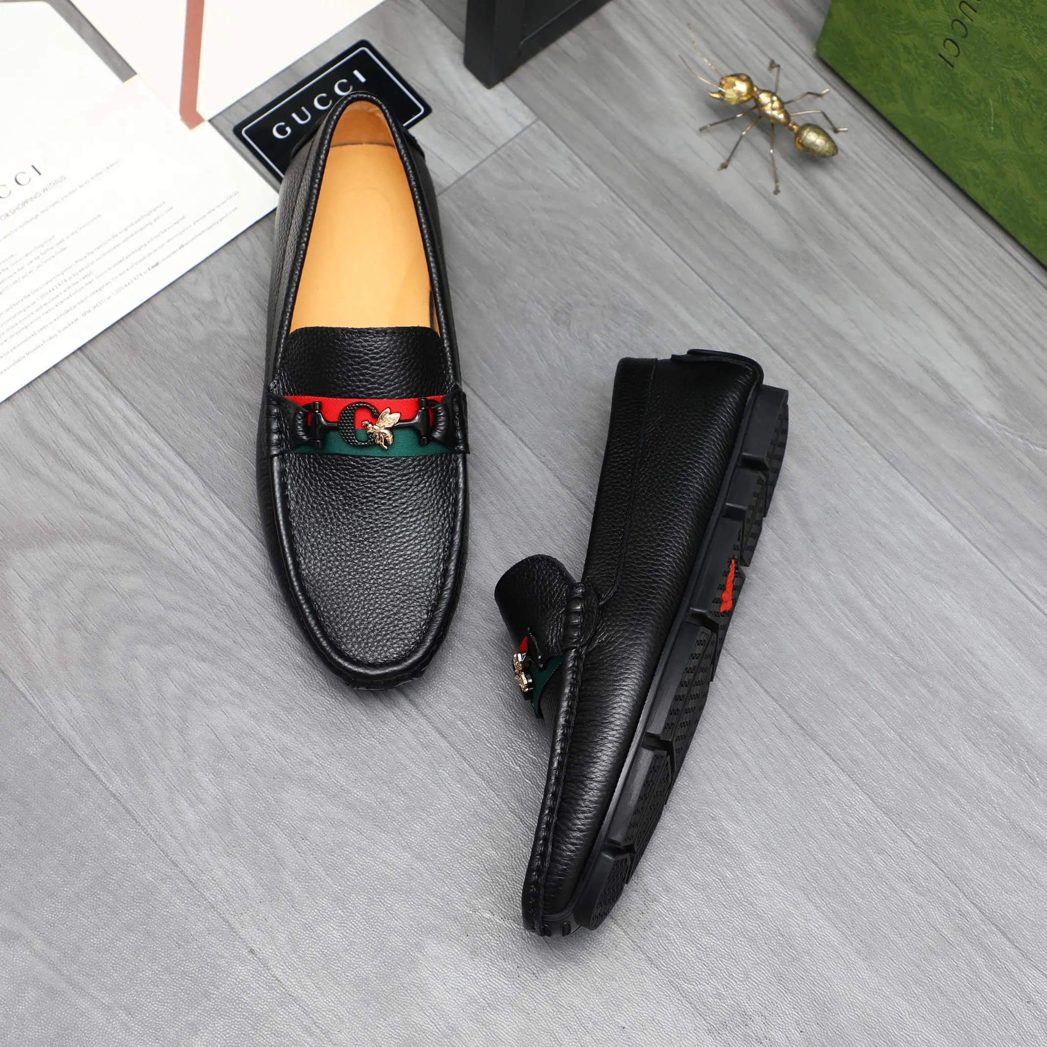 Men's shoes 💰360 Product trademark: GUCCI "Gucci" casual slip-on men's shoes Regular size: 38-45 Product materials: Selected pebbled cowhide upper, pigskin lining, rubber outsole